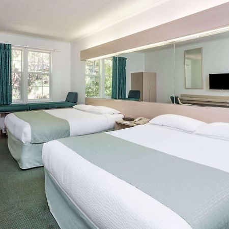 Microtel Inn By Wyndham Αθήνα Εξωτερικό φωτογραφία