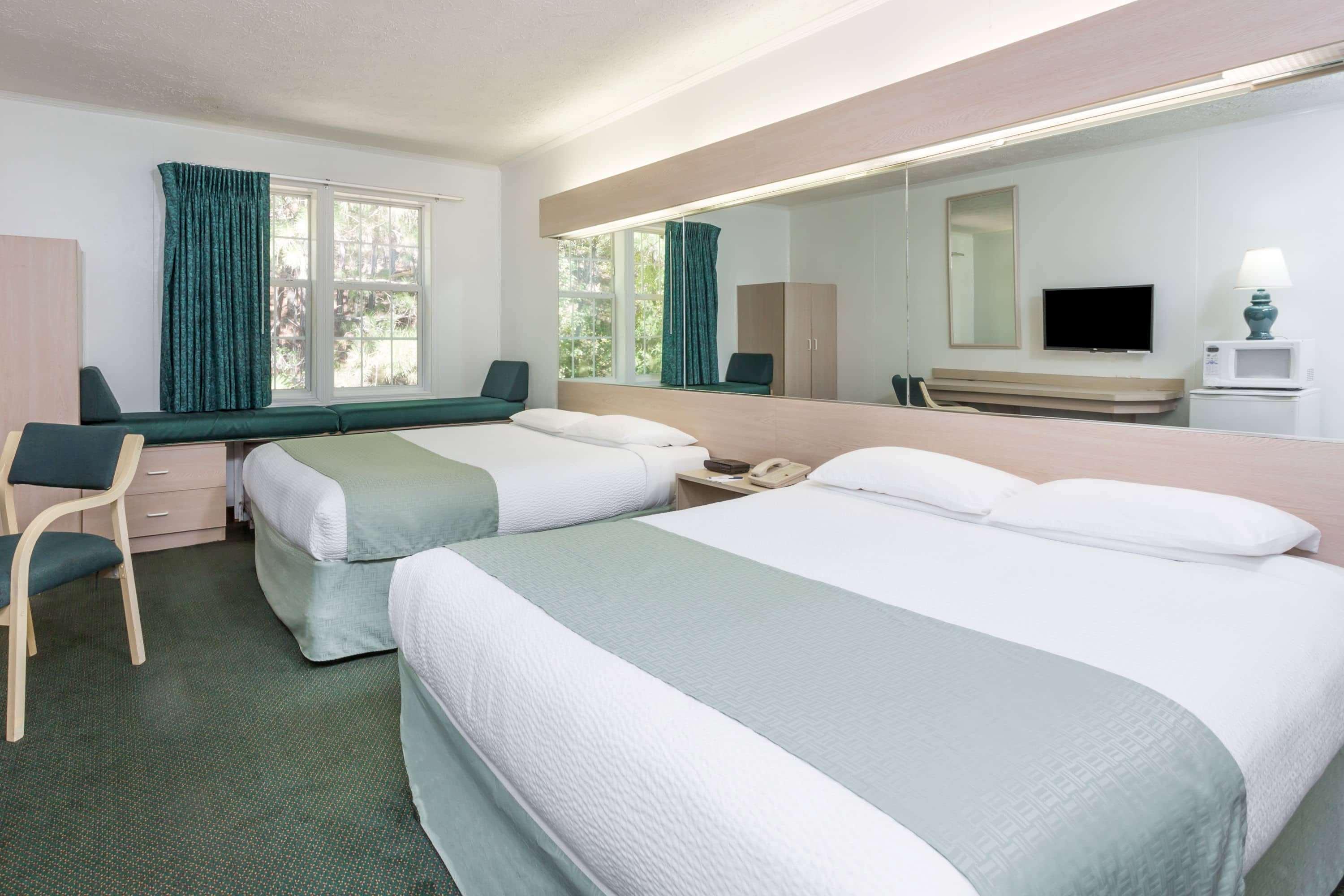 Microtel Inn By Wyndham Αθήνα Εξωτερικό φωτογραφία