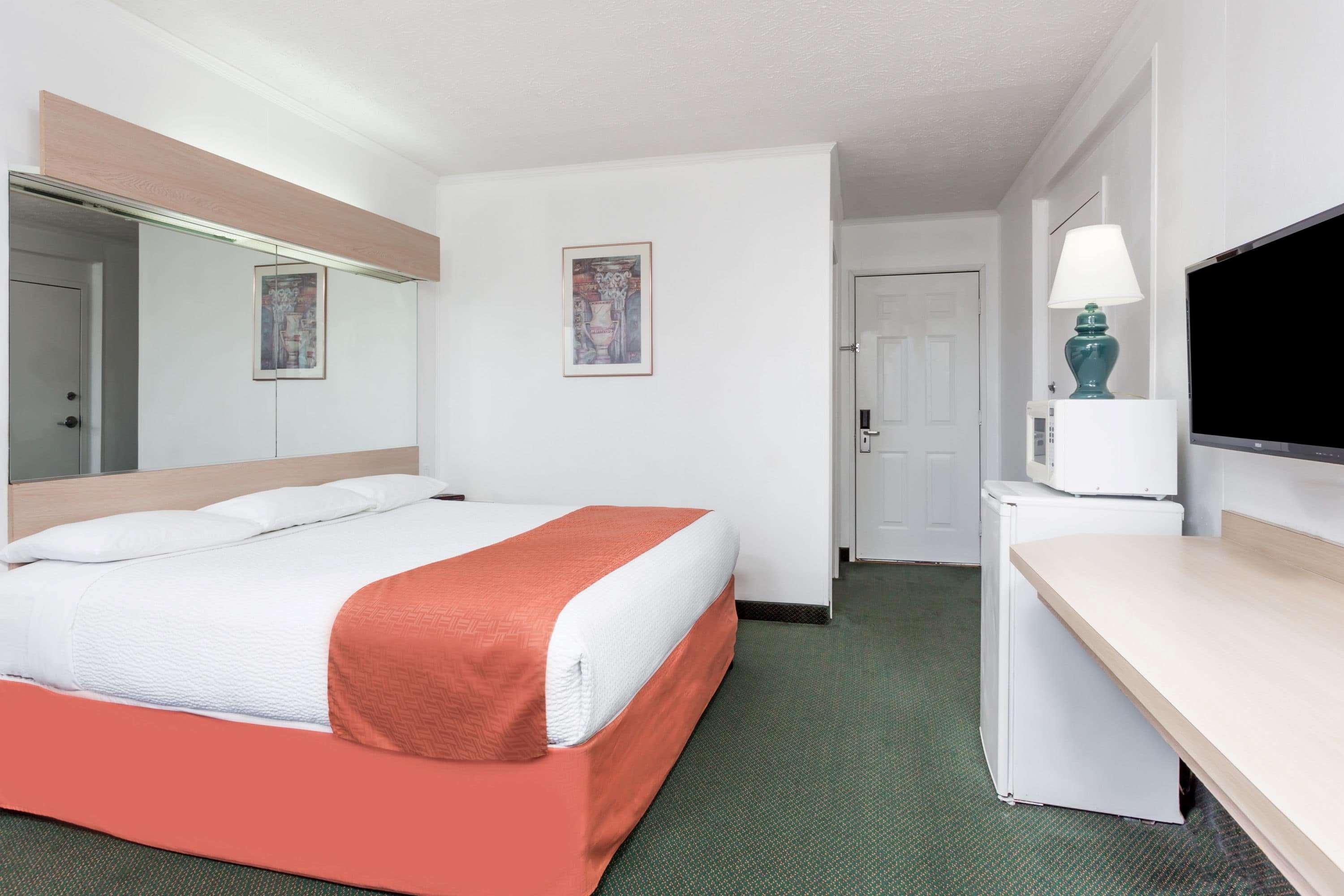 Microtel Inn By Wyndham Αθήνα Εξωτερικό φωτογραφία
